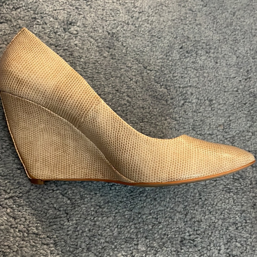 Women’s Express brand, beige color wedge dress shoes. Size 8. Worn a few times. - Picture 8 of 8